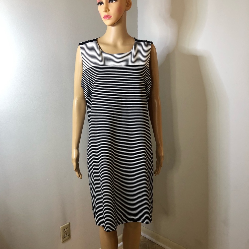 Isaac Mizrahi Sleeveless Black/White Dress Size XL